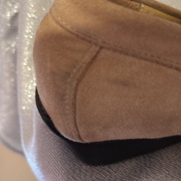 Neiman Marcus Woman’s Beige Suede Driving Shoes Size 10 - Picture 10 of 11